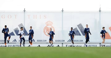 Los titulares ante la Real, con trabajos de recuperacin.