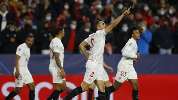 Jordán celebra su gol, el primero del Sevilla.