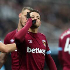 Chicharito firma primer doblete en la Premier League
