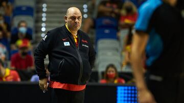Lucas Mondelo, head coach of Spain, during friendly match between Spain and France to preparation to Tokyo 2021 Olympics Games at Martin Carpena Stadium on July 08, 2021 in Malaga, Spain
AFP7
08/07/2021 ONLY FOR USE IN SPAIN