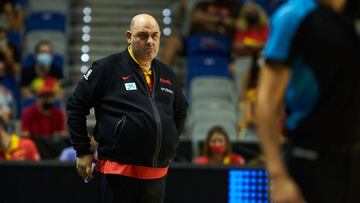 Lucas Mondelo, head coach of Spain, during friendly match between Spain and France to preparation to Tokyo 2021 Olympics Games at Martin Carpena Stadium on July 08, 2021 in Malaga, Spain
 AFP7 
 08/07/2021 ONLY FOR USE IN SPAIN