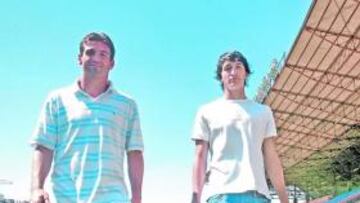 <b>TODO UN SEGURO. </b>Junto con Manu, Rodas y Ballesteros han echado el cerrojo a la portería.