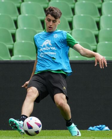 Otro racinguista internacional: Jorge Salinas, a la Sub-17