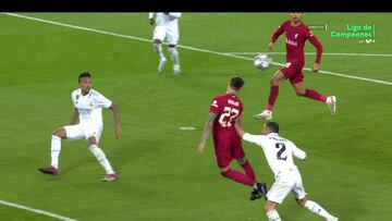 Iturralde Gonz¨¢lez: ¡°Hay penalti de Carvajal a Darwin¡±
