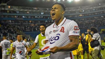 El cuadro albo estar&aacute; en la gran final del f&uacute;tbol salvadore&ntilde;o por noveno torneo consecutivo, luego de vencer a Firpo en una dram&aacute;tica serie de penales.