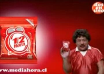 Carlos Caszely realizó esta publicidad burlándose de si mismo y el penal errado en el Mundial de 1982.