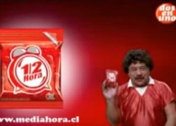 Carlos Caszely realizó esta publicidad burlándose de si mismo y el penal errado en el Mundial de 1982. 