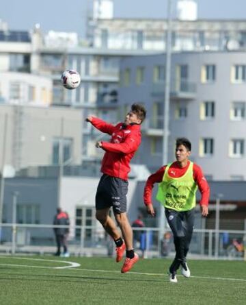 La Roja prepara dos equipos para Irán y Brasil