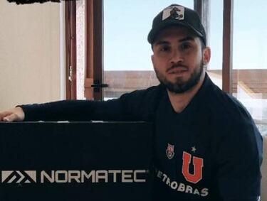 ¡Con un polerón de la U! Ex Colo Colo sorprendió en redes sociales