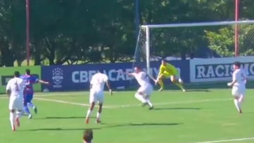 Un chileno de 19 años se destapa en Brasil: cuatro goles y tres asistencias