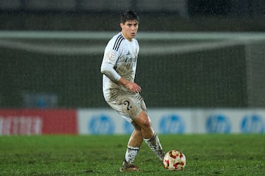 Edad: 18 | Posición: Defensa central | Valor de mercado: 1,00 mill. €