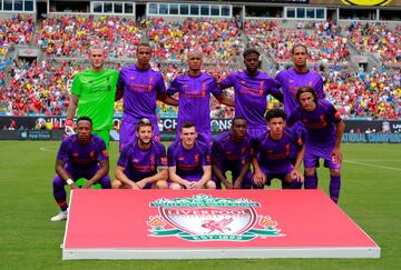 Soccer Football - International Champions Cup - Liverpool v Borussia Dortmund - Bank of America Stadium, Charlotte, USA - July 22, 2018 Liverpool players pose for a team group photo before the match REUTERS/Chris Keane