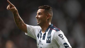 Edwin Cardona pelea por el t&iacute;tulo en el f&uacute;tbol de M&eacute;xico.