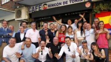 Los peñistas y Tomás Roncero celebraron el fin de temporada en El Rincón de Toñín.