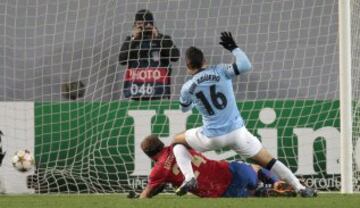 Sergio Agüero y el primero de Manchester City.