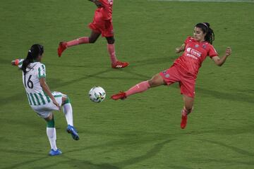 Clásico entre los equipos de Medellín por la fecha 7 del grupo B de la Liga Femenina. 2-1 para el verde.