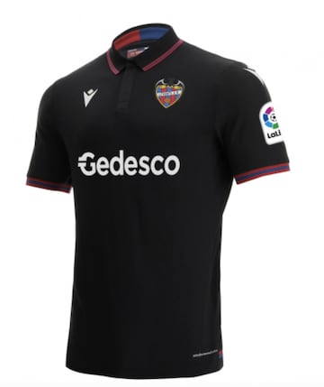 A shirt so smart you could see Paul Weller wearing it back in his prime was one comment on Twitter with this smart effort from the side from Valencia. The introduction of the sponsor does detract from the simplistic beauty but check out those collars !!!