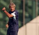 Pellegrini llegó tarde a la práctica del Betis y el plantel lo recibió así