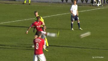 Mete el gol de su vida sin querer tras un bote neutral y se arma: vean lo que pasó tras la pelea