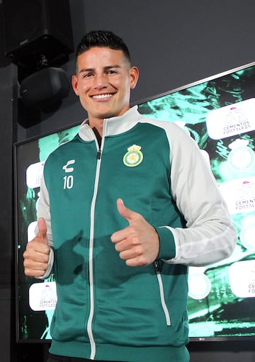 MEX9649. LEÓN (MÉXICO), 14/01/2025.- El futbolista colombiano James Rodríguez posa durante una rueda de prensa en las instalaciones de Esmeralda Casa Club León este martes, en León, estado de Guanajuato (México). Rodríguez aseguró que el argentino Eduardo Berizzo, entrenador de su nuevo equipo, el León del fútbol mexicano, le ha pedido replicar el rol que asume en la selección de su país. EFE/ Luis Ramírez
