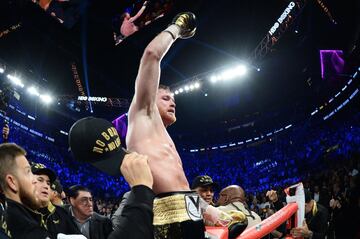 Tras vencer a Golovkin, 'Canelo' Ávarez festejó su triunfo.