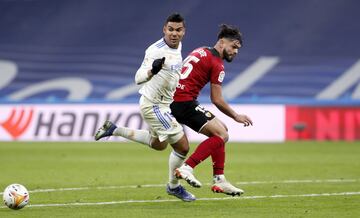 Jugada del penalti de Omar Alderete a Carlos Casemiro. 