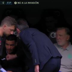 Vicente Moreno agarró de la pechera a Raúl de Tomás