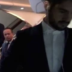 Isco se saltó el protocolo tras aterrizar y dejó con esta cara al jefe de RRPP del Real Madrid