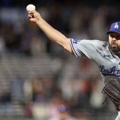 Beisbolista colombiano Nabil Crismatt llega a un acuerdo con los Texas Rangers