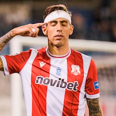 De sopesar el retiro a convertirse en una estrella del fútbol griego: “Esto es una locura”