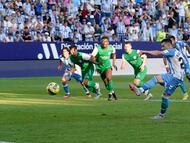 Penalti falaldo por Rubñen Castro ante el Huesca.