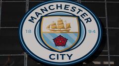 Manchester (United Kingdom), 06/02/2023.- A general view of the Manchester City club crest at the Etihad stadium in Manchester, Britain, 06 February 2023. Manchester City have been charged with over 100 breaches of Premier League financial rules following a four year investigation. (Reino Unido) EFE/EPA/ADAM VAUGHAN
