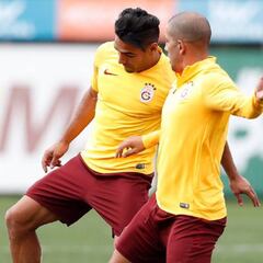 Belhanda y Feghouli estarían molestos por sueldo de Falcao