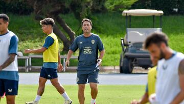 Rubi, dando instrucciones en el entrenamiento del sábado.