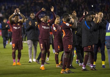 Los jugadores del Barcelona celebraron el título de Liga en el césped de Riazor  