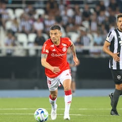 “Nos está dando...”: el mensaje del ‘Chacho’ Coudet a Charles Aránguiz