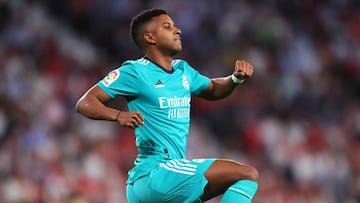 El jugador del Real Madrid Rodrygo Goes celebra un gol del Madrid contra el Sevilla.