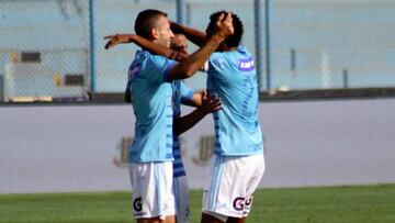 Christian Ortiz celebra el gol de Sporting Cristal ante Sport Rosario.