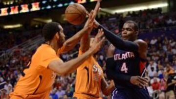 Atlanta vence en Phoenix y aleja a los Suns de Playoffs