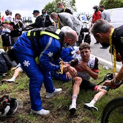 Las imágenes de las caídas masivas de la etapa del Tour