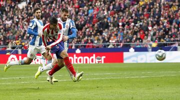 Asistencia de Vitolo, con un pase entre líneas espectacular; Morata controla bien y le pega a puerta con todo.