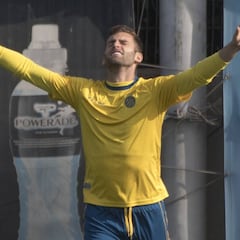 El Almería se hace con Baptistao