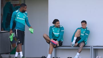 Bakambu, Ricardo y Antony.