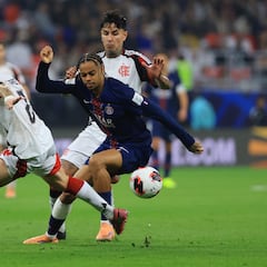 Erick Pulgar no pudo con el PSG