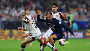 Erick Pulgar no pudo con el PSG