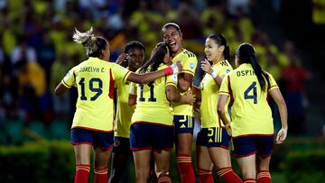 Soccer Football - Women's Copa America - Group A - Colombia v Chile - Estadio Centenario, Armenia, Colombia - July 20, 2022 Colombia's Catalina Usme celebrates scoring their first goal with teammates REUTERS/Mariana Greif