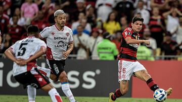 Futbol, Flamengo vs Nublense.
Copa Libertadores 2023.
El jugador de Flamengo Ayrton Lucas disputa el baln contra Lorenzo Reyes de Nublense durante el partido por el grupo A de la Copa Libertadores realizado en el estadio Maracana, Rio de Janeiro Brasil.
19/04/2023
AGIF/Photosport
Football, Flamengo vs Nublense.
Copa Libertadores Championship 2023.
The Flamengo Ayrton Lucas player disputes the ball against Lorenzo Reyes from Nublense
during the group A match of the Copa Libertadores held at the Maracana stadium, Rio de Janeiro Brazil.
19/04/2023
AGIF/Photosport