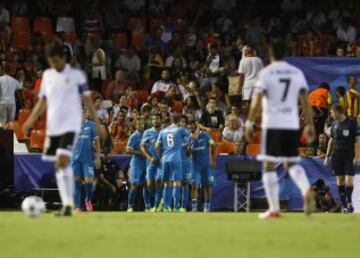 0-1. Hulk celebró el primer tanto con sus compañeros.