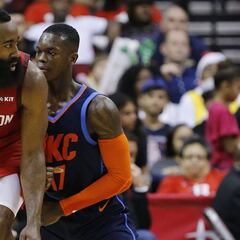 Harden (41) arrasa a los Thunder de Westbrook (21)