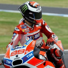 "La Ducati es agresiva para Lorenzo, veo a Dovi más rápido"